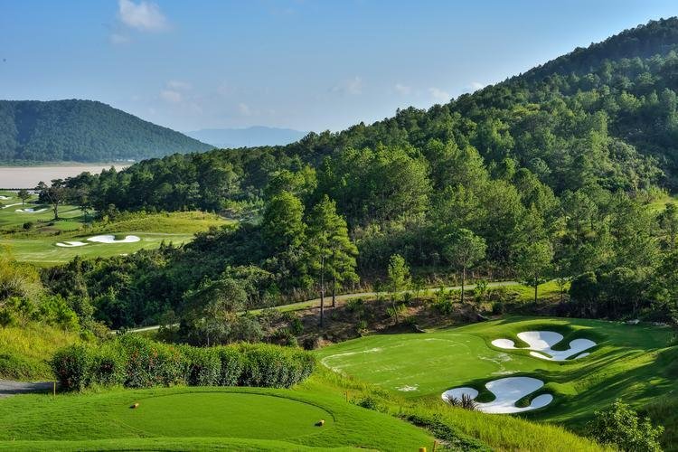Vietnam Famous Golf Courses & Discover Tourism 14 Days